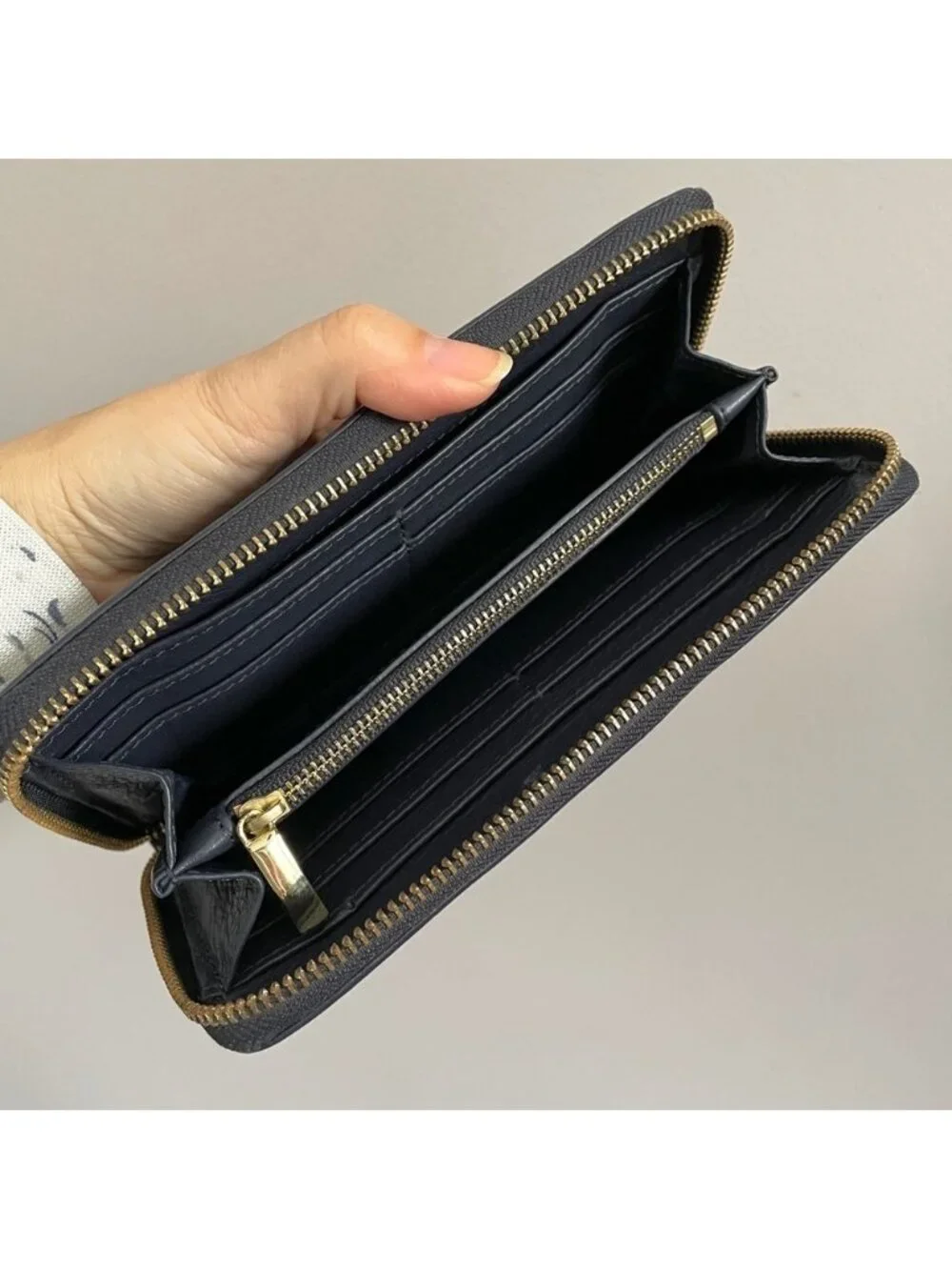 Tory Burch Blue Stacked T Continental Long Wallet - zips around!